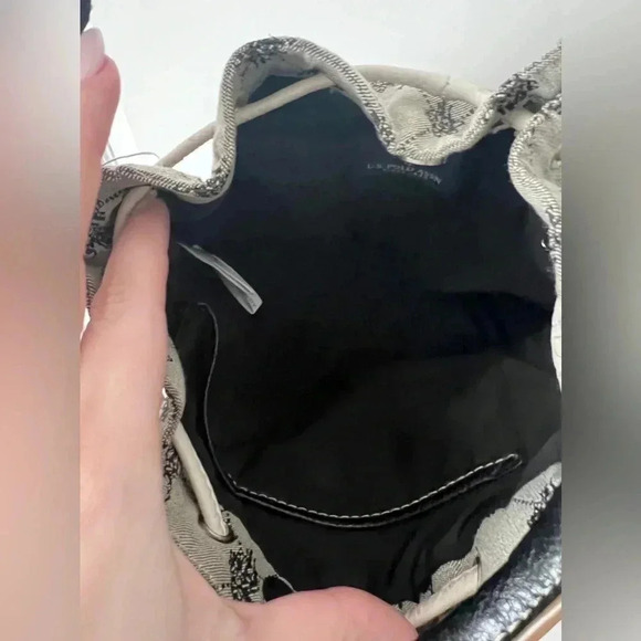 US Polo Assn | Monogram Canvas Bucket Bag With Crossbody Strap - Picture 8 of 13